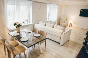 Apartments Dvukhurovnevy Lyuks Vozle Parka, Naberezhnyye Chelny