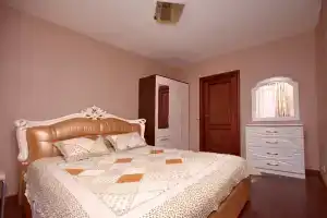 Krasivaya Dvuhkomnatnaya Na Chongarskom Bulvare Apartments, Moscow