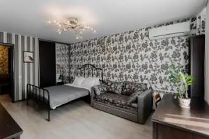 Tolstoy Demonstratsii Flat, Tula