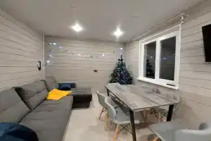 Pz Skandi Kottedzh S 5yu Spalnyami I Saunoy Private House, Kirovsk