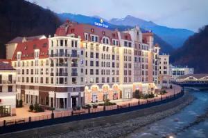 Golden Tulip Hotel, Estosadok