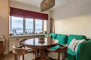 2-komn Nostal'giya s Vidom Na Goru Flat, Kirovsk