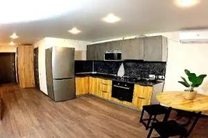 Uyutnaya Studiya S Lodzhiey Na Pervom Etazhe Flat, Dzerzhinsk