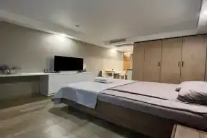 U Metro Bukharestskaya Apartments