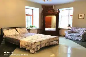 Starinnaya 2-Komnatnaya Kvartira U Dvortsa S Parkovkoy Apartments, Pushkin