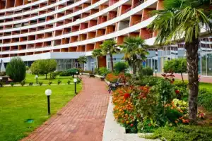 Familiya Delyuks Apartments