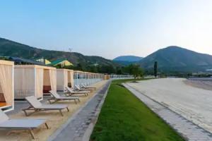 Pyramids Resorts, Charvak, Yusufhona