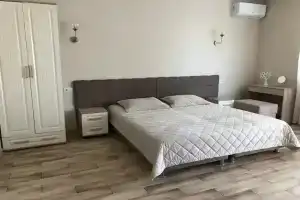 Meganom Guest house, Myndalne