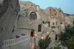 Stone Age Hotel, Ayvali