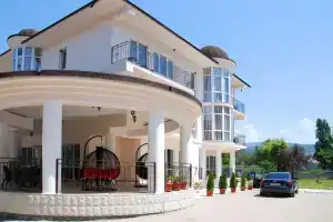 Aquarel Hotel, Candripsh