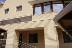Gosti Plyus Guest House, Yevpatoriya