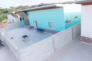 Salty Beach House, Hanimaadhoo