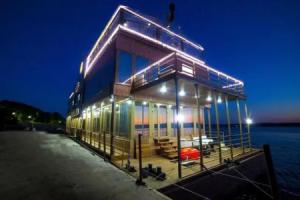 Samara Cottages Debarkader Vip 121, Samara