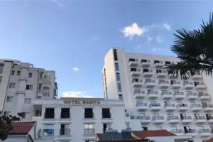 Hotel Bonita, Golem