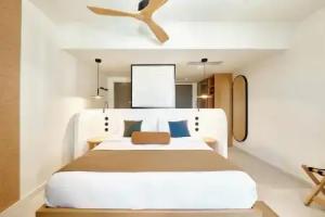 Paralos Kosta Alímia, Hersonissos