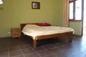 Zhemchuzhina Meganoma Guest House, Myndalne