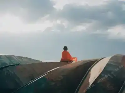Beginner's Mind in Dali Art Theme - 10