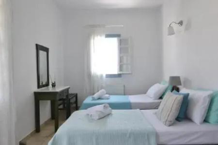 Ios Art Studios & Luxury Apartments - 2