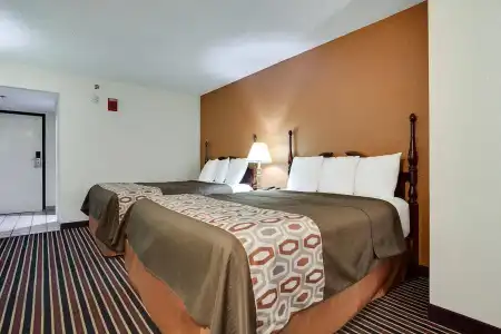 Mountain Vista Inn & Suites - 1