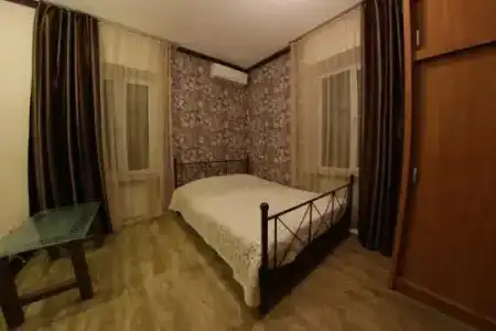 Shara Talyan 8/2 Guest House - 1