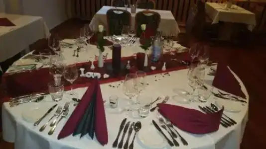 Hosser's Restaurant - 7