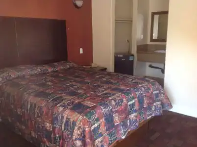 Bronco Motel South Central - 2