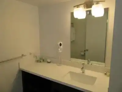 Waikiki Central - 6