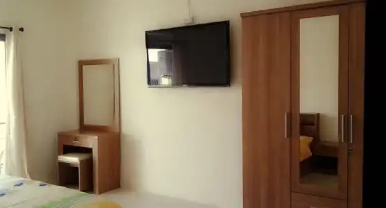 I-Rovers Sports Bar & Guesthouse - 6