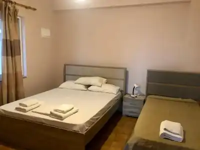 Eleni Guest House - 4