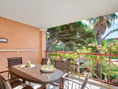 Pierre & Vacances Residence La Pinede - 30