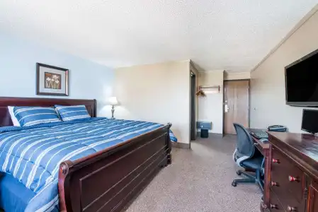 Days Inn by Wyndham Bismarck - 3