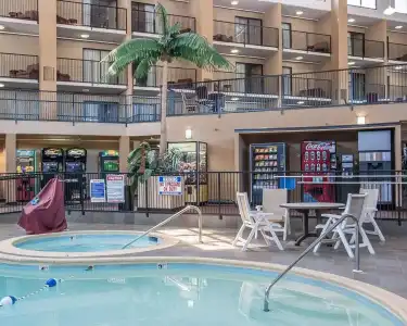 Clarion Inn Murfreesboro Old Fort Pkwy - 17