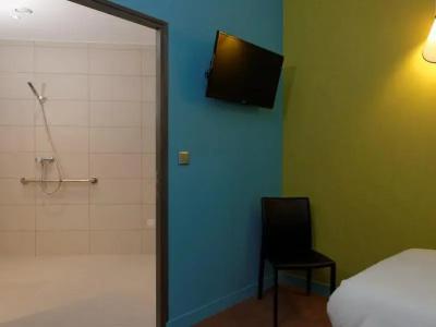Republik Hôtel - 111