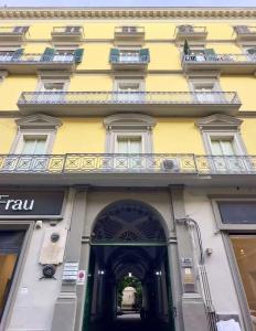 Palazzo Chiatamone - 17