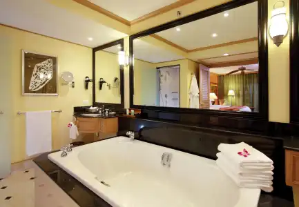 Marriott's Phuket Beach Club - 9