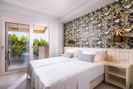Neikos Luxury Suites - 30