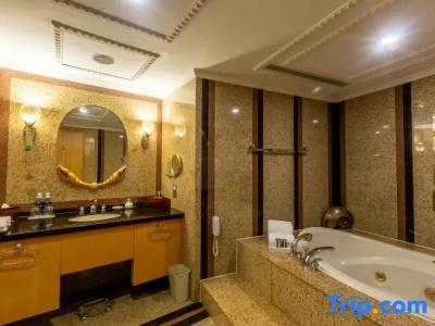 Renaissance Riverside Saigon - 111