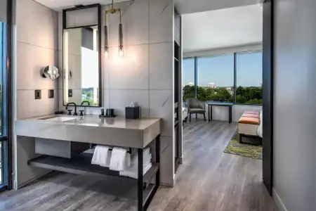 Hyatt Centric Charlotte/Southpark - 4