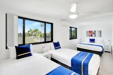 Montego Mermaid Beach Motel - 2