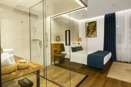 One Luxury Suites - 61