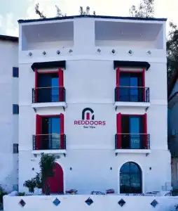 Reddoors Suites Sea View - 35
