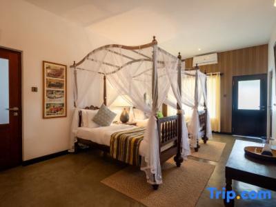 The Elephant Stables - 131