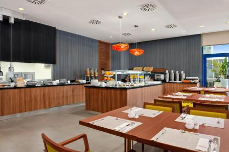 Hilton Garden Inn Sevilla - 24