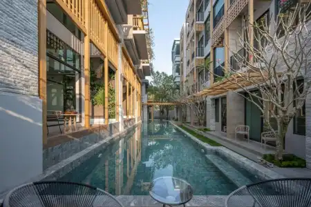 Shan Villas Sukhumvit - 6