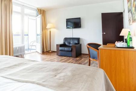 Ploener See by Tulip Inn - 40