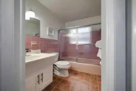 May-Dee Suites - 48