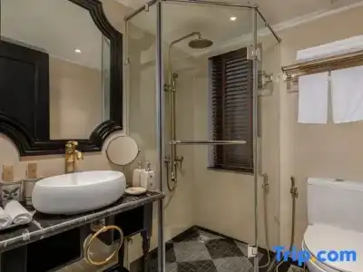 My Gallery Boutique & Spa - 71