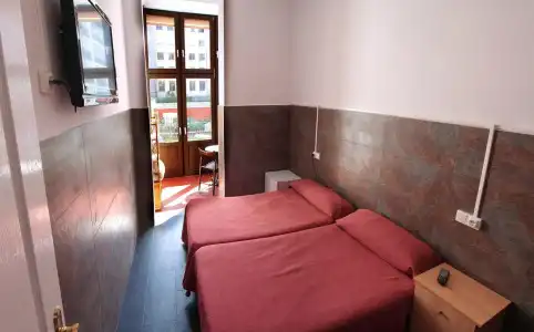 Lenin Hostel Barcelona - 1