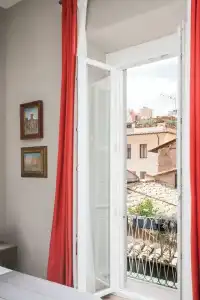 The Roman Empire Guesthouse - 120