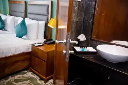 Ocean Edge Suites & Colombo - 71